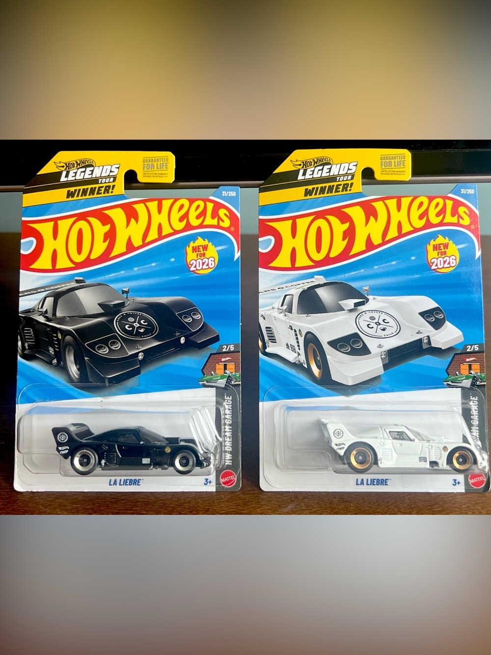 La Liebre Die-Cast Hot Wheels (Set of 2)